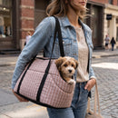 Sac de transport à carreaux pour petit chien, rose, en situation
